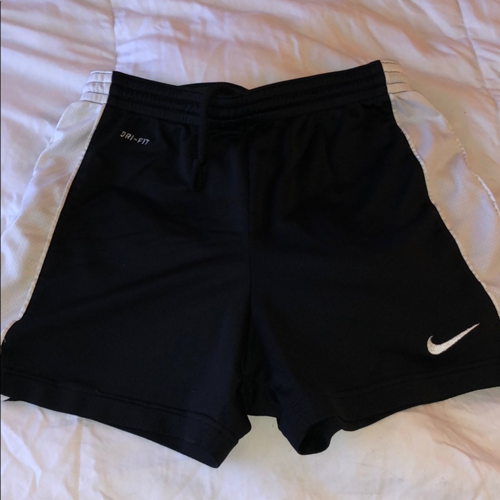 Black nike shorts